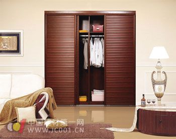 企业立足定制核心整体衣柜前景好 - 新闻中心