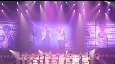 感受现场 看superjunior演唱会灯光秀(图) - 新闻