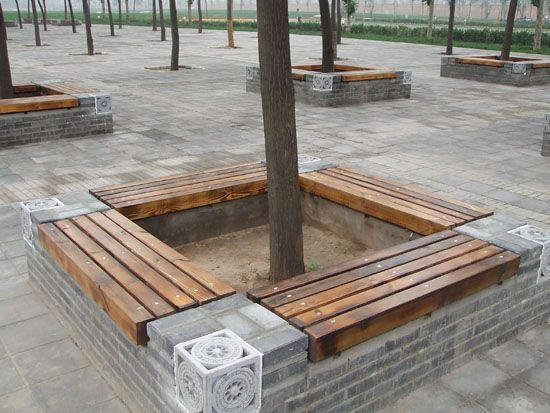 西安市大明宫遗址区宏艺达景观建材公司主要经营:防腐木材,塑木,陶土砖,烧结砖,透水砖,花岗岩,大理石,深度炭化木,表面炭化木,户外木专用耐候木油。 本公司兼营其他景观材料有:天然文化石,雨化石,陶土艺术贴面砖,仿古砖,假山石,大鹅卵石,水磨石,米石,海米石,水洗石等。 园林景观建材超市大卖场,品种齐全价格超底.