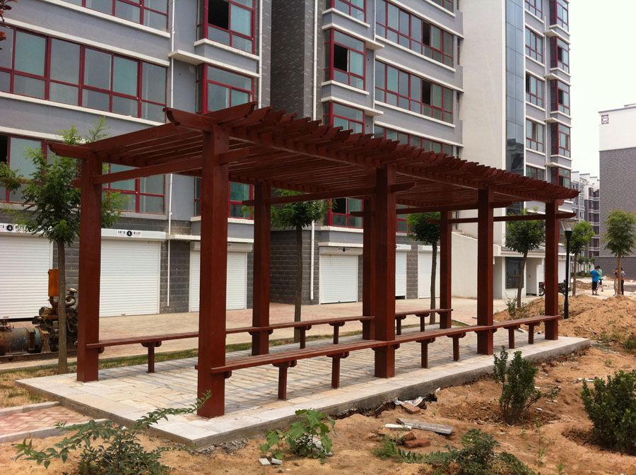 西安市大明宫遗址区宏艺达景观建材公司主要经营:防腐木材,塑木,陶土砖,烧结砖,透水砖,花岗岩,大理石,深度炭化木,表面炭化木,户外木专用耐候木油。 本公司兼营其他景观材料有:天然文化石,雨化石,陶土艺术贴面砖,仿古砖,假山石,大鹅卵石,水磨石,米石,海米石,水洗石等。 园林景观建材超市大卖场,品种齐全价格超底.